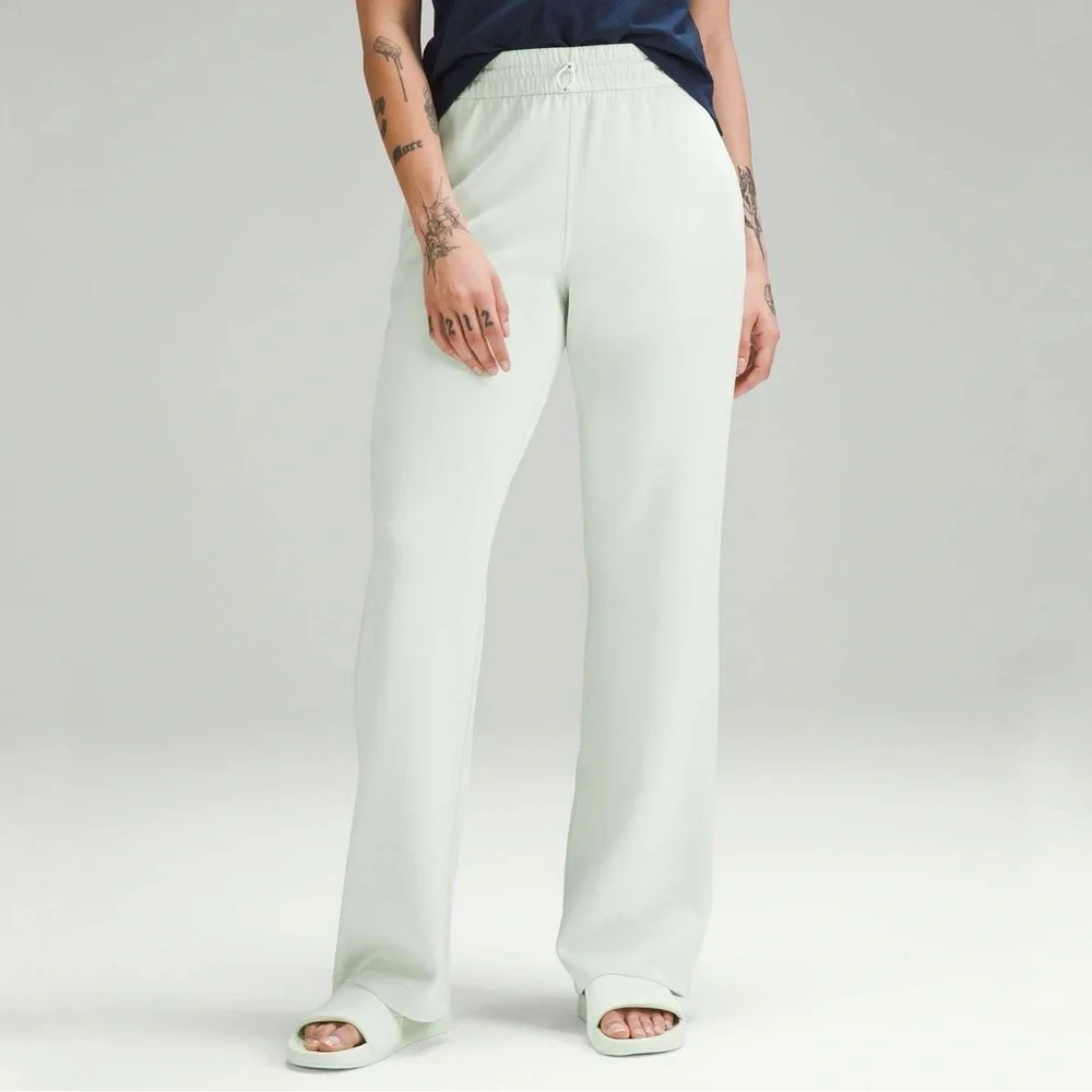 Lululemon Softstreme High-Rise‎ Pant Full Length in Kohlrabi Green